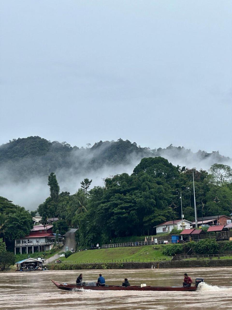 Teresek View Motel Kuala Tahan Exterior foto
